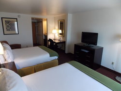  - Holiday Inn Express Fairgrounds Warners
