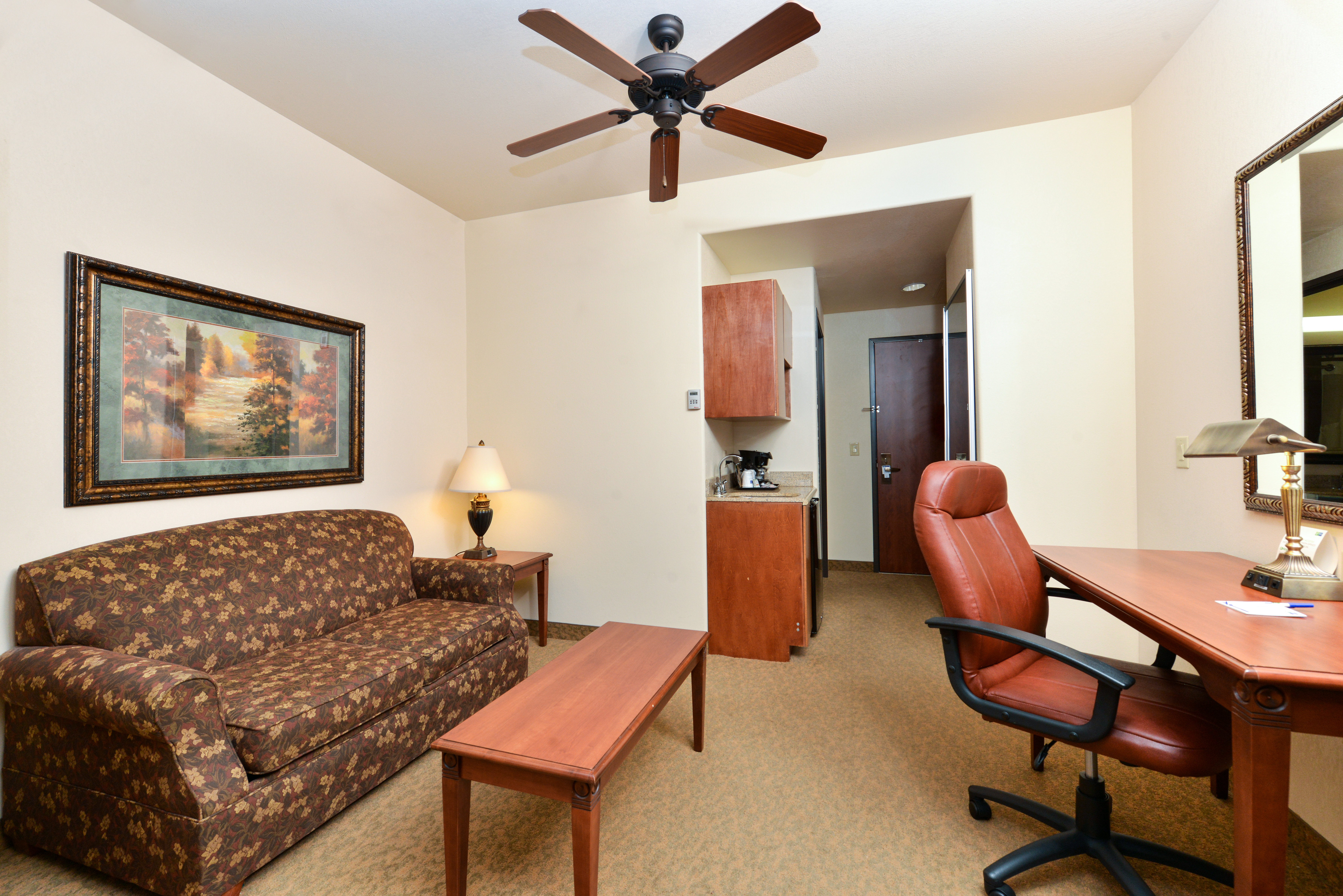 HOLIDAY INN EXP STES LAS CRUCES BY-guestroom-Guest Room.jpg