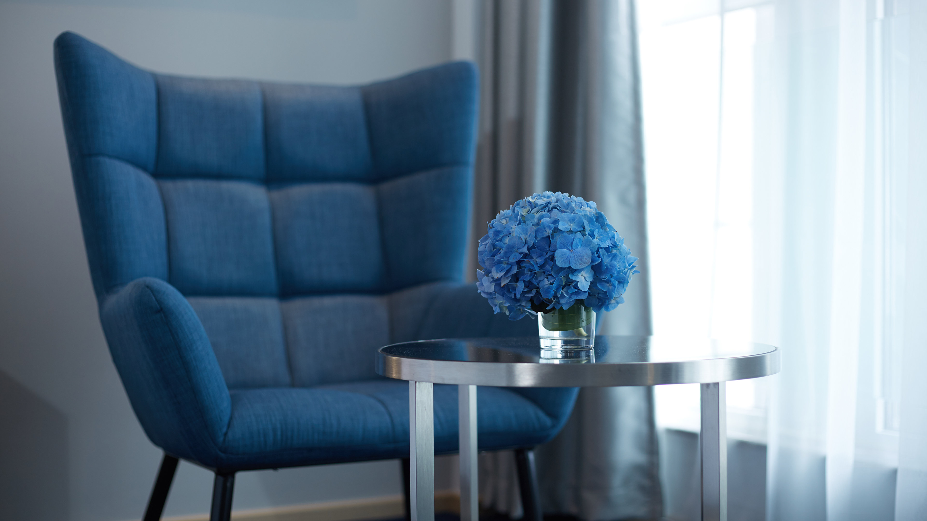 HOLIDAY INN EXP WEST COAST BY IHG-guestroom-Sleeper Sofa.jpg