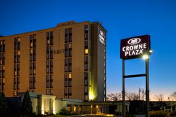  - Crowne Plaza Hotel Newark Airport Elizabeth - I-95, Exit 13A