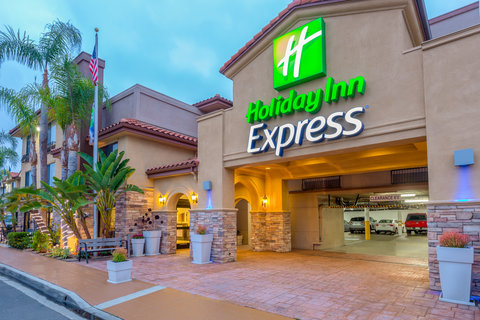Welcome to the Holiday Inn Express SeaWorld Area! 