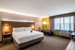  - Holiday Inn Express Camarillo