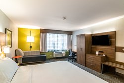  - Holiday Inn Express Camarillo