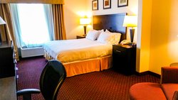  - Holiday Inn Express Fairgrounds Warners