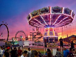  - Crowne Plaza Hotel Market Center Dallas - I-35, Exit 433B