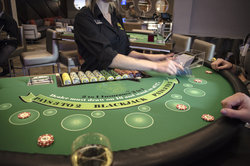  - Holiday Inn Fargo - I-29, Exit 64