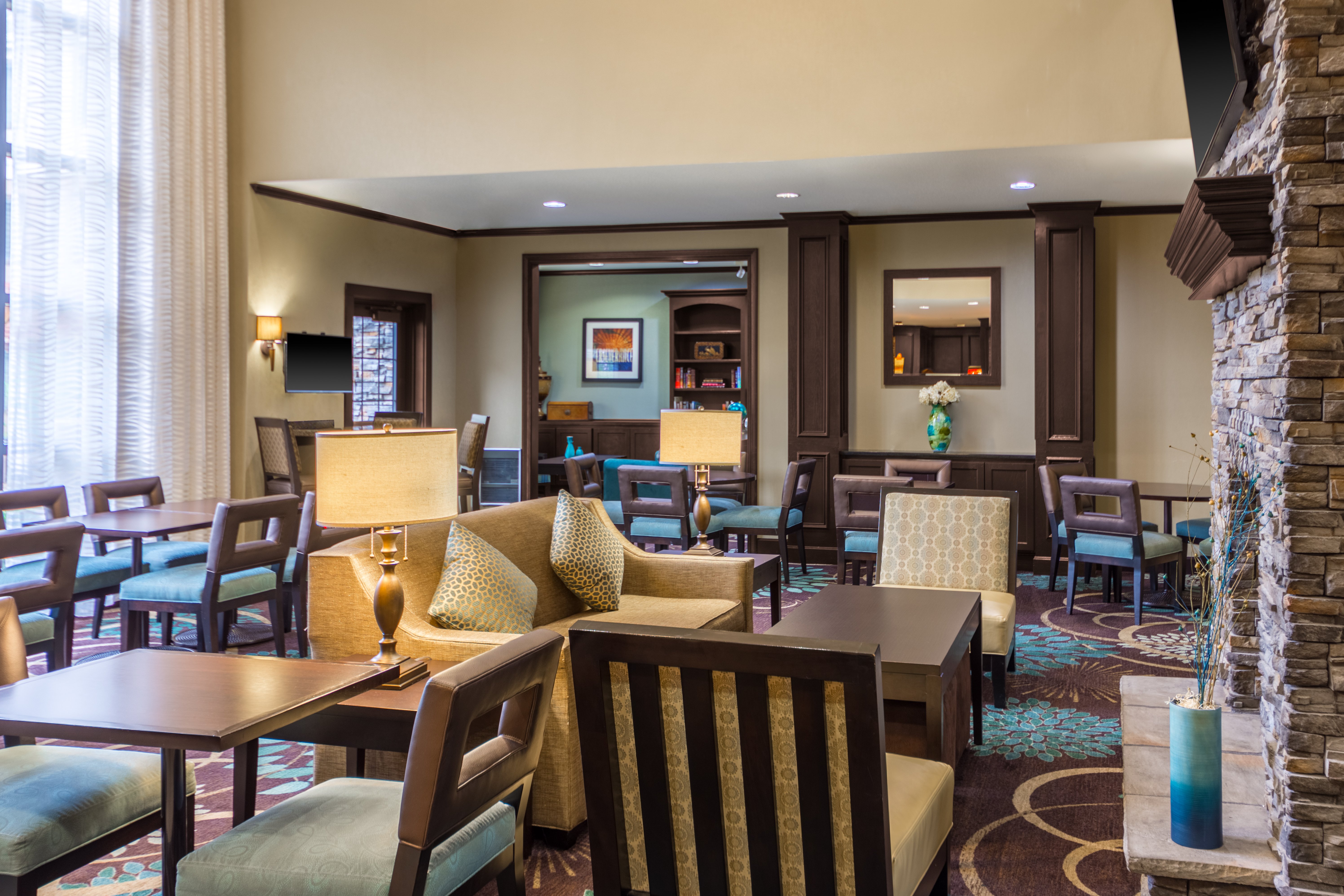 STAYBRIDGE STES INDEPENDENCE BY IHG-guestroom-Dining Area.jpg