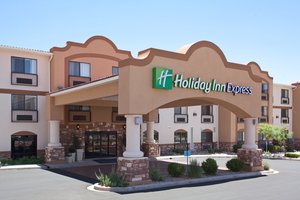 moab inn express holiday suites