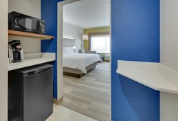  - Holiday Inn Express & Suites Northwest Dallas - I-35, Exit 436A