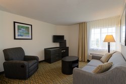  - Candlewood Suites Rogers - I-49, Exit 85