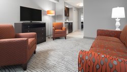  - Holiday Inn Express & Suites Davenport - I-74, Exit 2