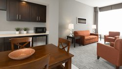  - Holiday Inn Express & Suites Davenport - I-74, Exit 2