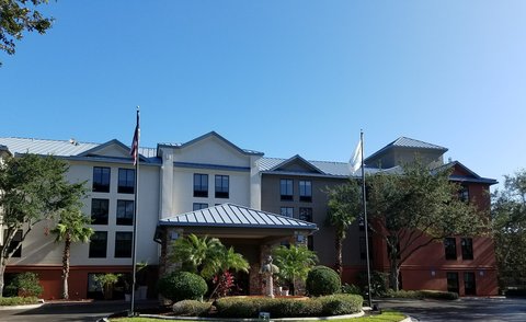 Best hotel to stay few minutes away from attractions & businesses.