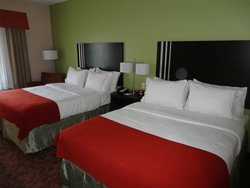  - Holiday Inn Express Kenedy