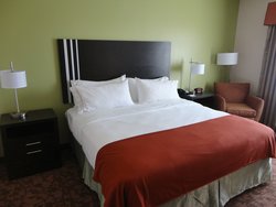  - Holiday Inn Express Kenedy