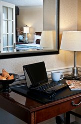  - Crowne Plaza Hotel Oregon Convention Center Portland - I-5, Exit 302A