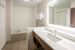  - Holiday Inn Express & Suites Northeast Noblesville