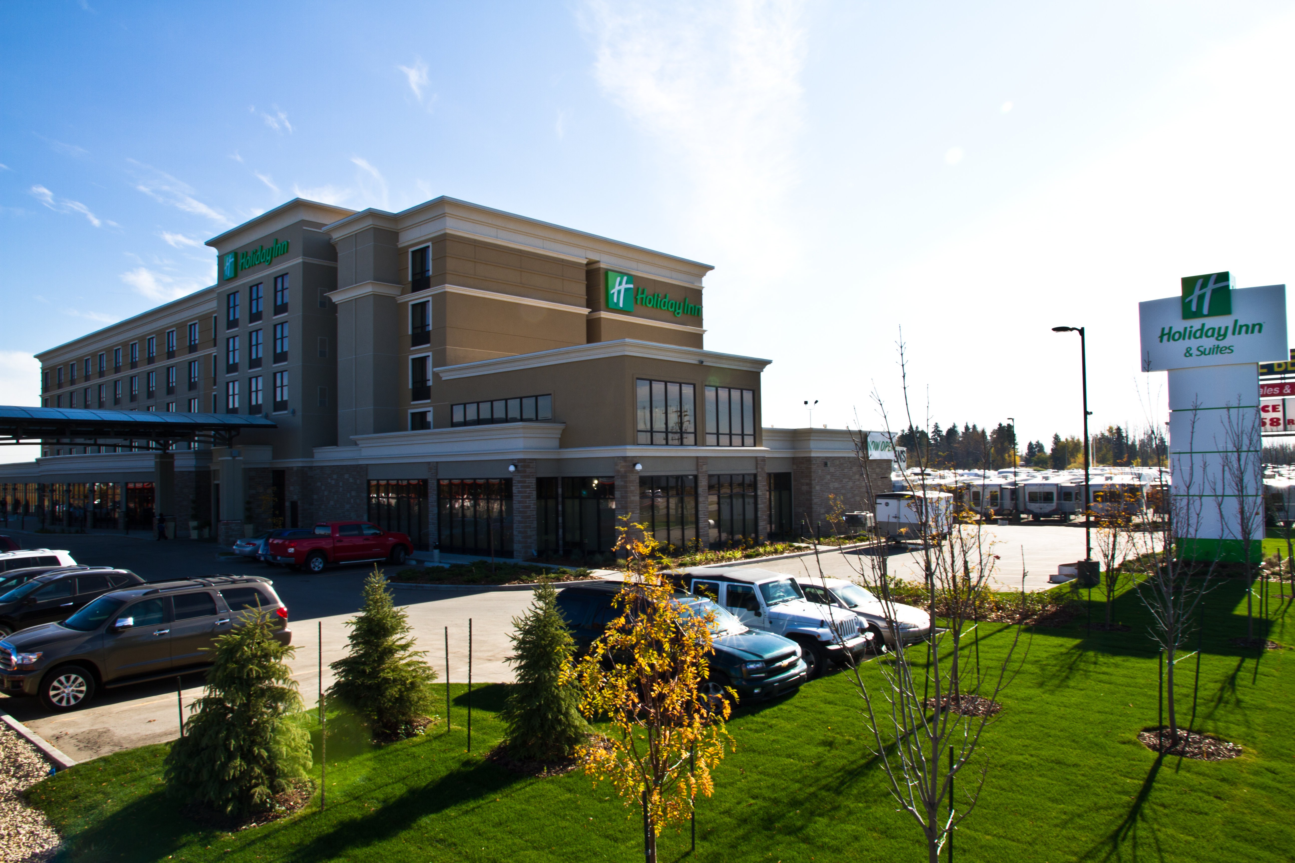Holiday Inn & Suites Red Deer South Outside View