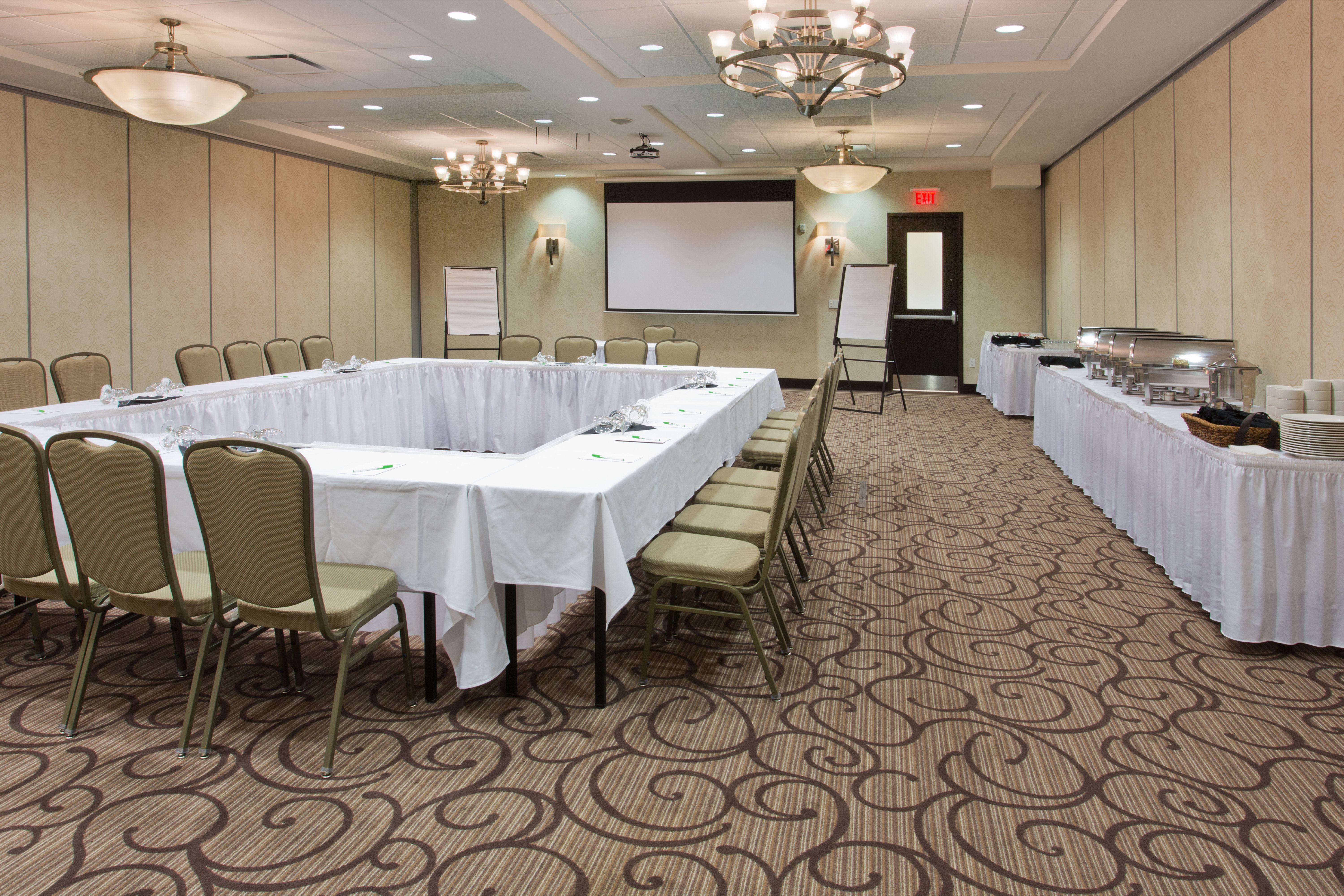 Host your Conference in one of our fully-equipped Meeting Rooms. 