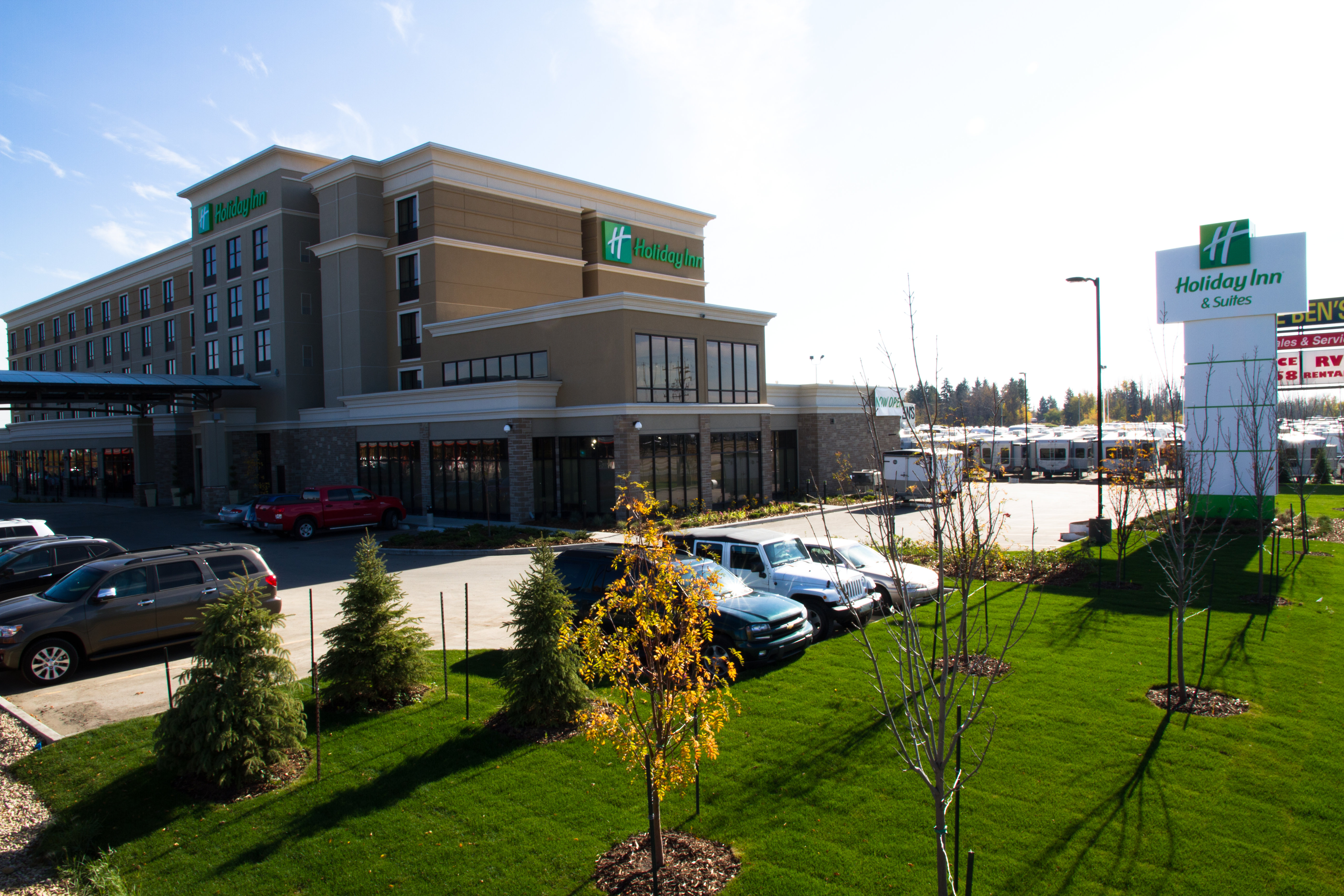 Outside view of Main Lobby of Holiday Inn & Suites Red Deer South