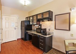  - Candlewood Suites Western Crossing Amarillo - I-40, Exit 67