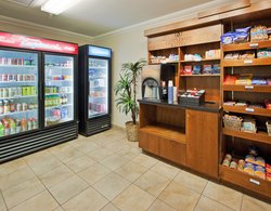  - Candlewood Suites Turlock - CA 99, Exit 215