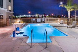  - Holiday Inn Express & Suites Airport Bakersfield