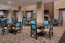  - Holiday Inn Express & Suites Airport Bakersfield