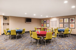  - Holiday Inn Express Warrenton