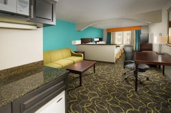 - Holiday Inn Express & Suites Grapevine