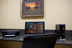  - Holiday Inn Express Woodland Hills - US 101, Exit 27