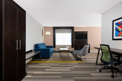  - Holiday Inn Express Hillsville - I-77, Exit 14