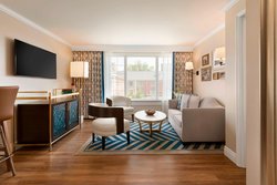  - Reikart House Hotel Amherst - I-290, Exit 7