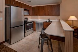  - Four Points by Sheraton Hotel Newark - I-95, Exit 3