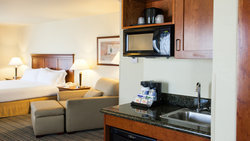  - Holiday Inn Express & Suites Turlock - CA 99, Exit 215