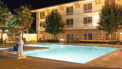  - Holiday Inn Express & Suites Turlock - CA 99, Exit 215