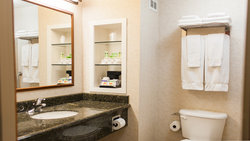  - Holiday Inn Express & Suites Turlock - CA 99, Exit 215