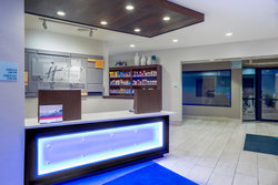  - Holiday Inn Express Howe - I-80 & I-90, Exit 121