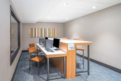  - Holiday Inn Express Howe - I-80 & I-90, Exit 121