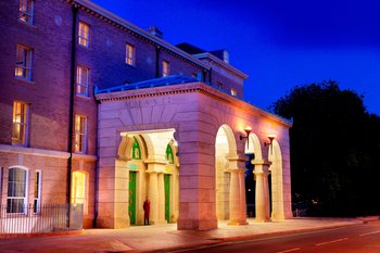 UNIVERSITY ARMS HOTEL