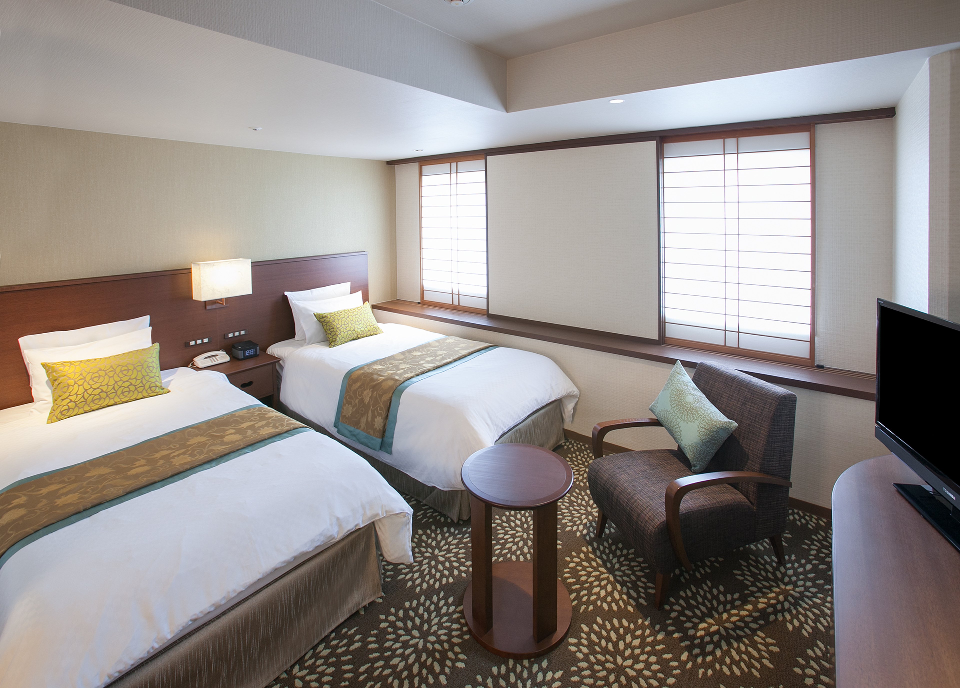 HOLIDAY INN ANA KANAZAWA SKY BY IHG-guestroom-Deluxe Twin.jpg