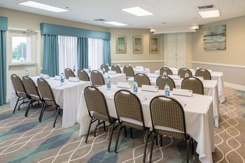 Our meeting rooms offer a great, functional space for your meeting