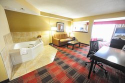  - Holiday Inn Express & Suites Bowling Green - I-75, Exit 181