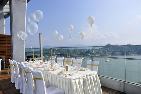 HOTEL INDIGO HARBOUR VIEW - Photo 30