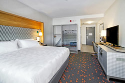  - Holiday Inn & Suites Airport North Calgary