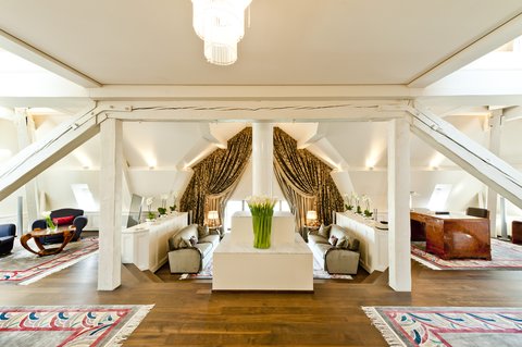 GRAND HOTEL LES TROIS ROIS - Photo 51