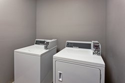  - Holiday Inn Express & Suites Anaheim - I-5, Exit 110