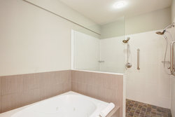  - Hotel Indigo Waco - I-35, Exit 335B