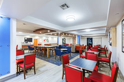  - Holiday Inn Express & Suites Broken Arrow