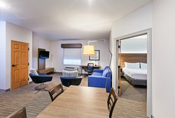  - Holiday Inn Express & Suites Broken Arrow